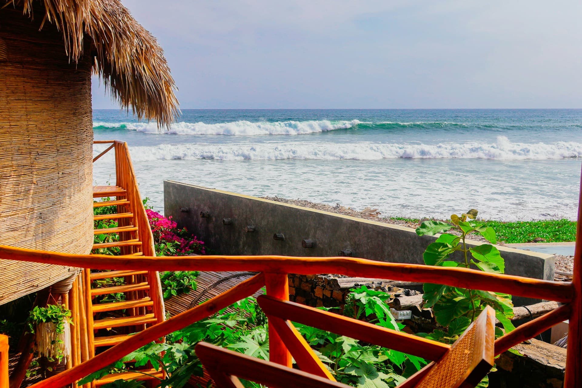 El Salvador surfing